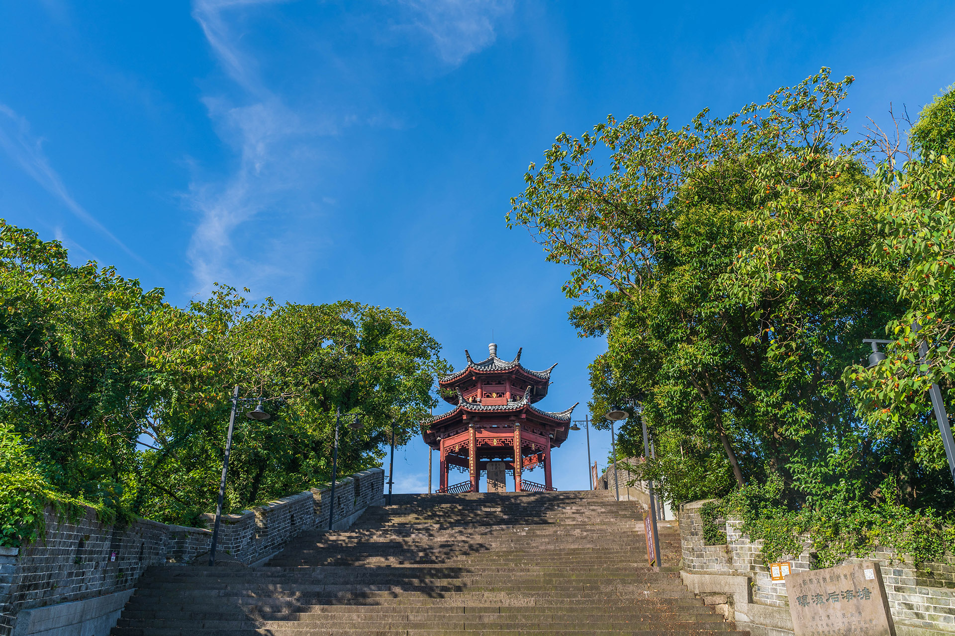 "The Standing Guard of the East China Sea" | Do you know how many ancient forts are on Zhaobao Mountain?